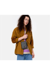 Eastpak Buddy Unisex Çapraz Çantası EK00072477H1 Black Denim
